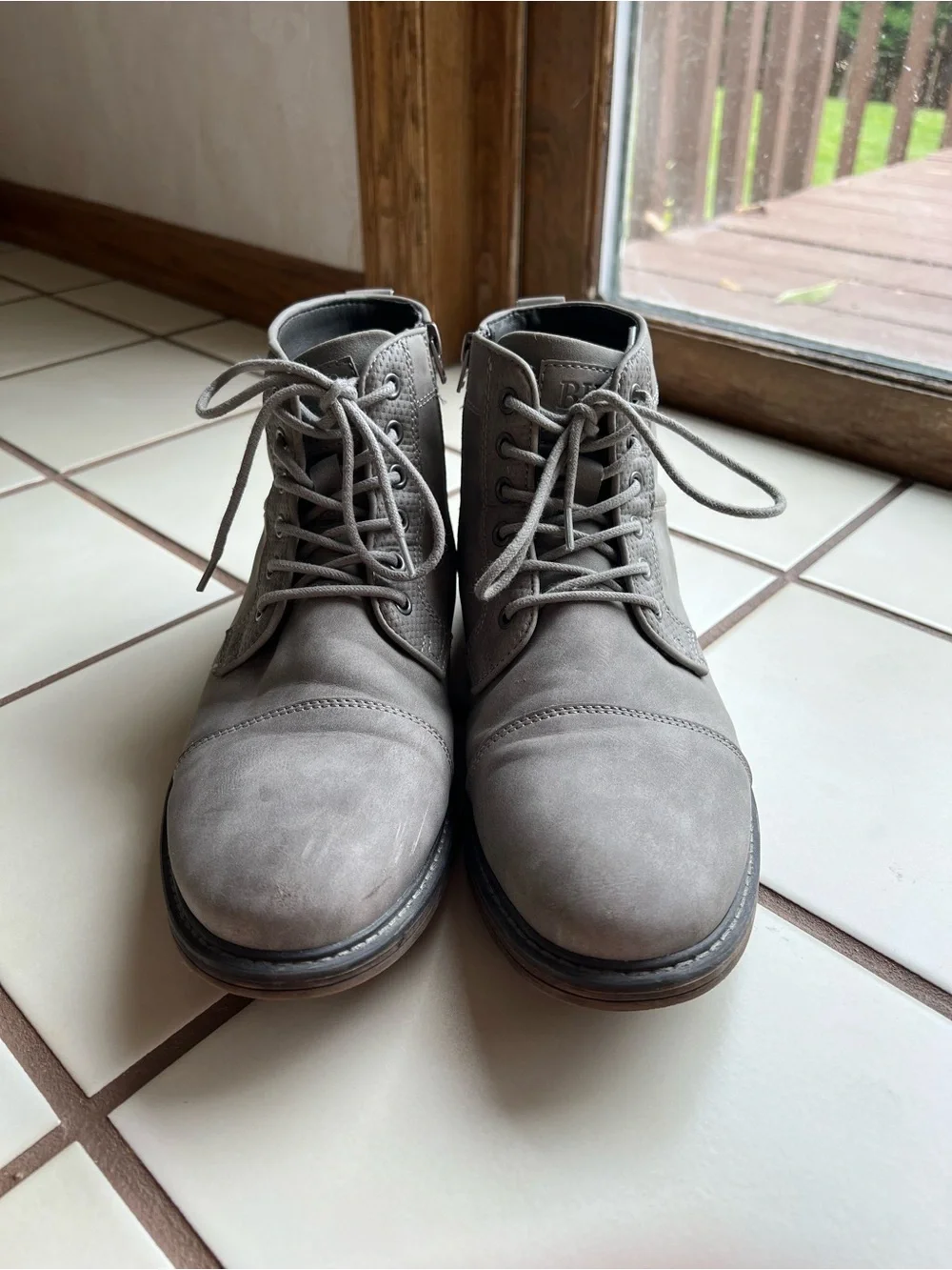 Sz 10 men’s BKE boots
